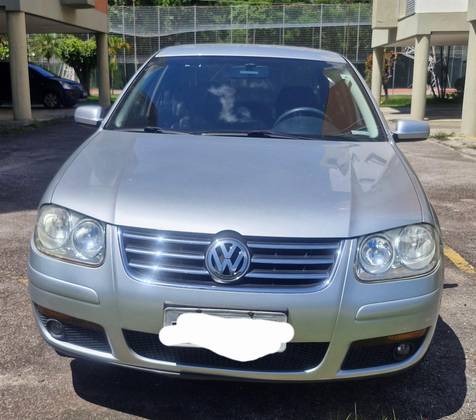 VOLKSWAGEN BORA 2.0 MI 8V GASOLINA 4P TIPTRONIC